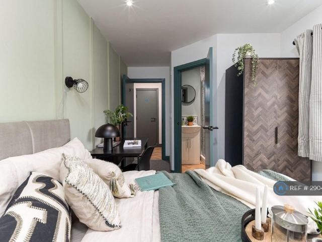 House for rent in Chesham, Bury