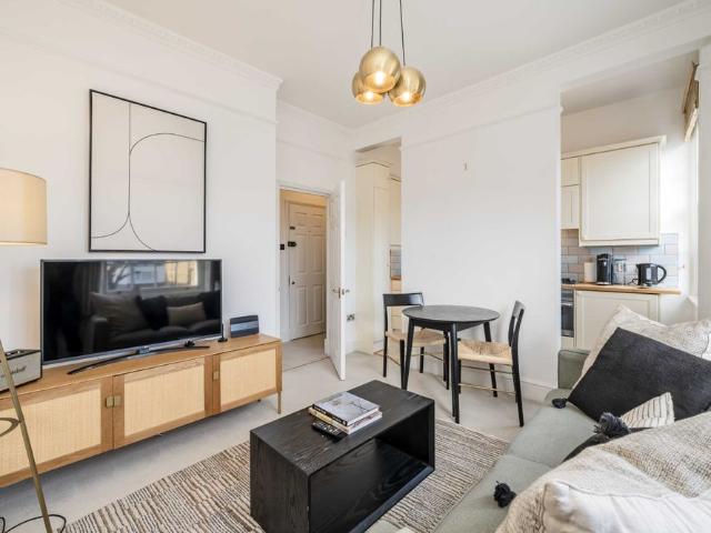 Apartment for rent in Kensal Town, Bayswater