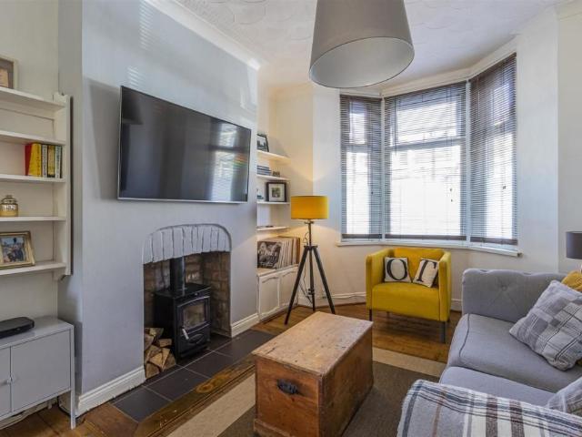 Apartment for rent in Saltmead, Falcon Lodge