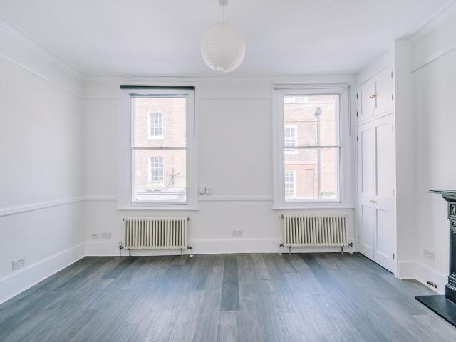 Studio for rent in Seven Dials, Bloomsbury