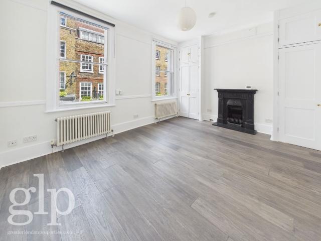 Studio for rent in Seven Dials, Bloomsbury