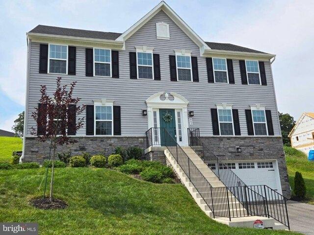 House for sale in Spring Grove