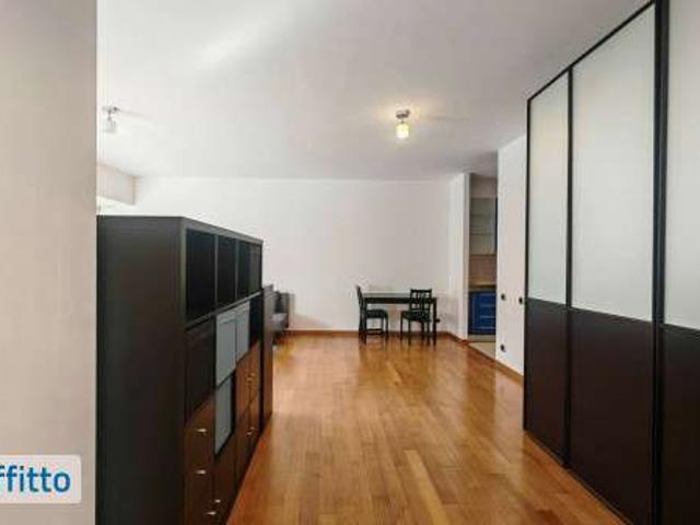 Appartamento in affitto a Municipio 9, Milano