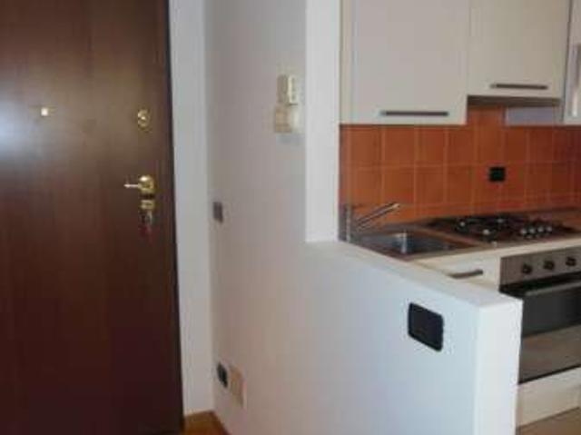 Appartamento in affitto a Municipio 9, Milano