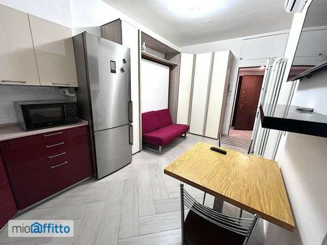 Appartamento in affitto a Municipio 6, Milano