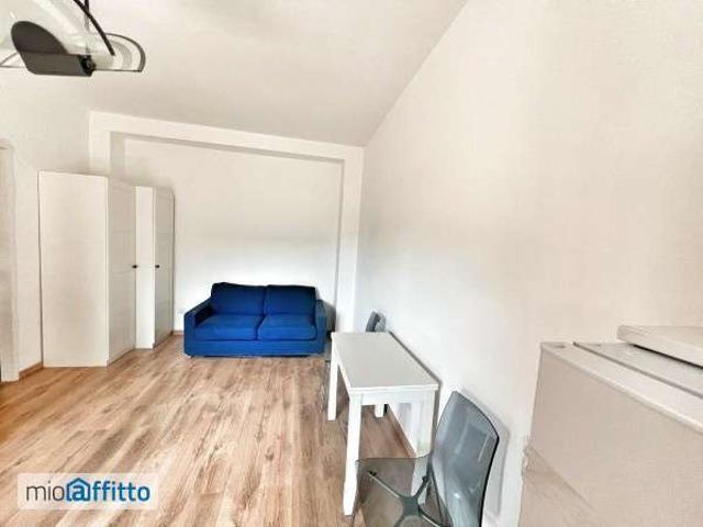 Appartamento in affitto a Municipio 6, Milano