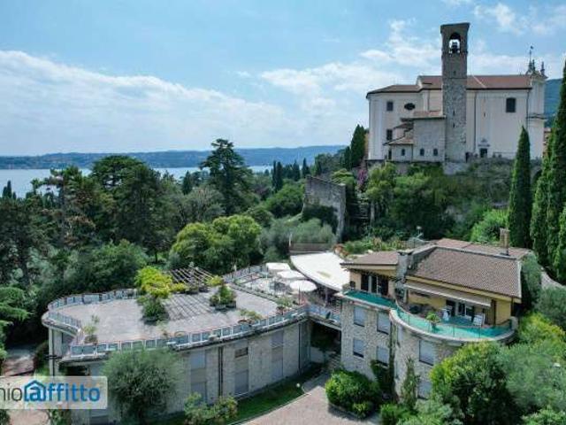 Appartamento in affitto a Comunità Montana Parco Alto Garda bresciano, Gardone Riviera