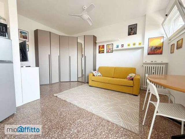 Villa Indipendente in affitto a Municipio 8 di Milano, Milano