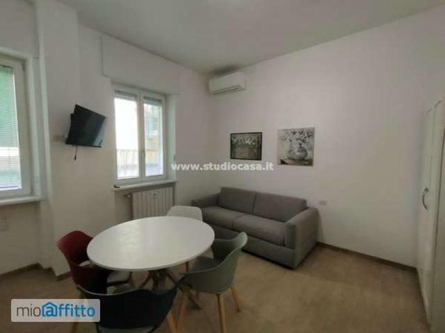 Villa Indipendente in affitto a Municipio 8 di Milano, Milano