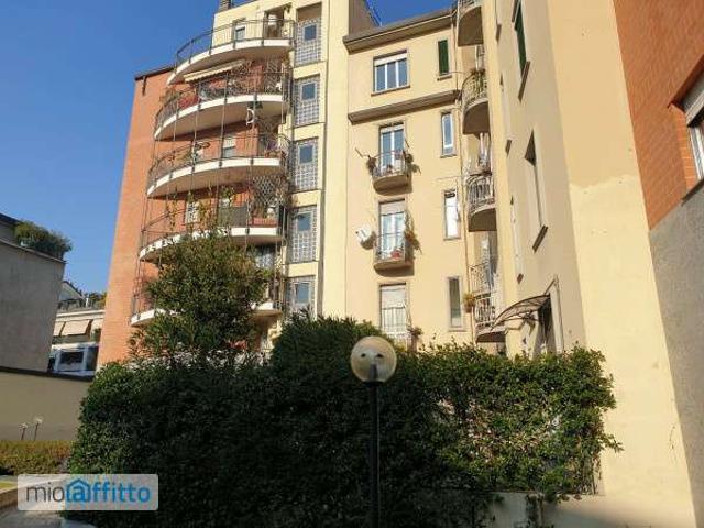 Villa Indipendente in affitto a Milano