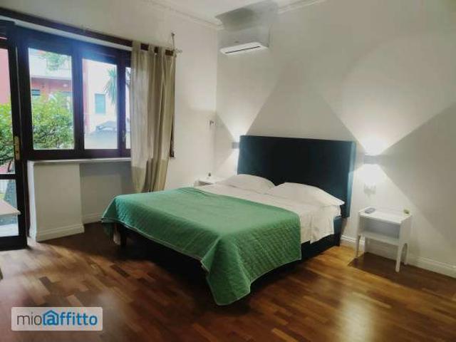 Appartamento in affitto a Municipalità 1, Campania