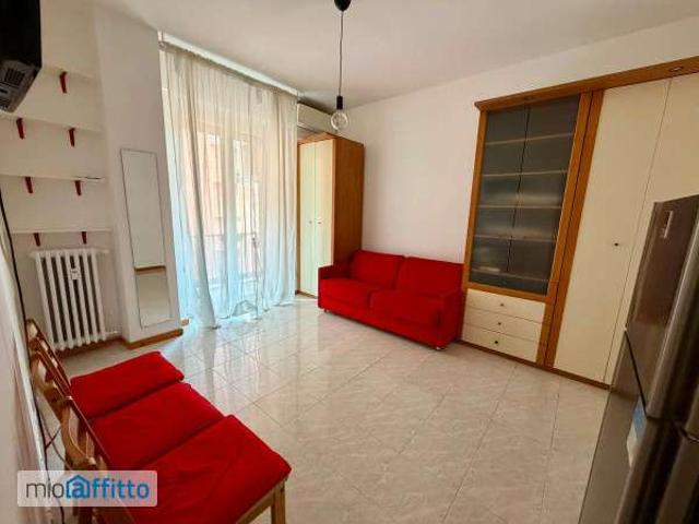 Appartamento in affitto a Municipio 6, Milano