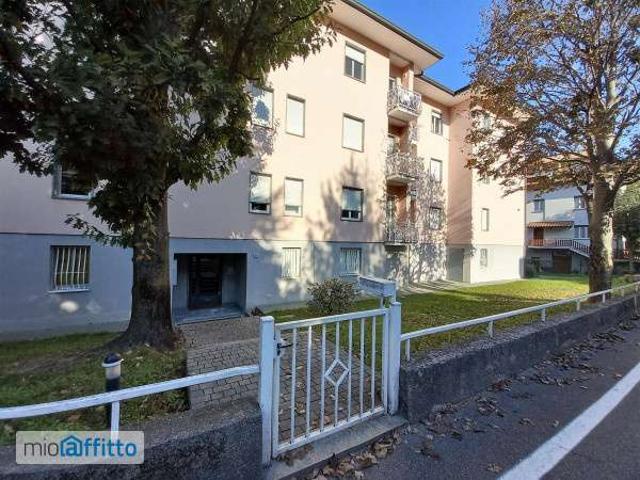 Appartamento in affitto a Polano, Como