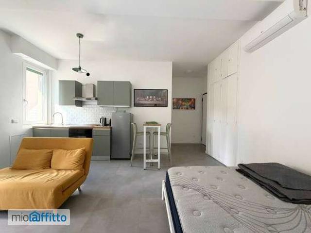Villa Indipendente in affitto a Municipio 8 di Milano, Milano