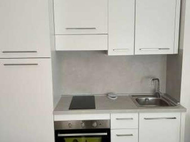Appartamento in affitto a Municipio 4, Milano