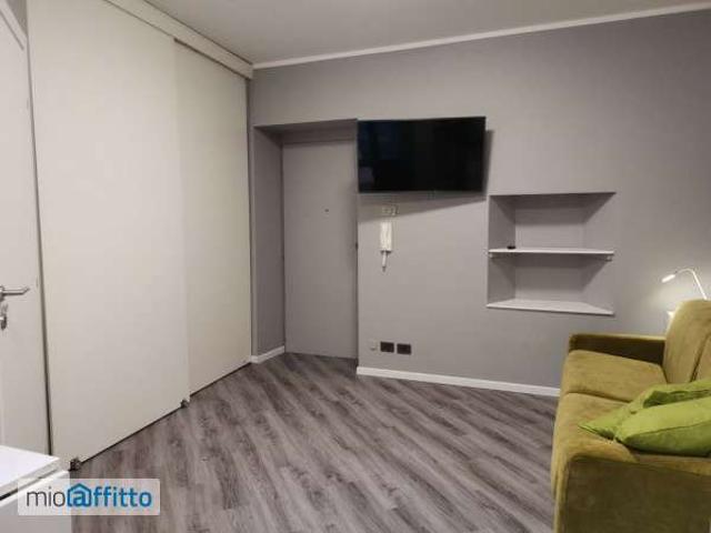 Appartamento in affitto a Municipio 4, Milano