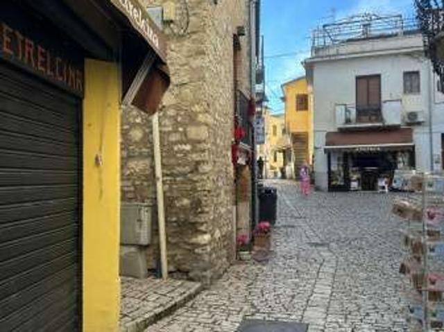 Appartamento in affitto a Pietrelcina, Campania