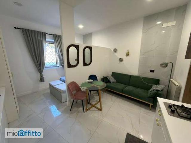Appartamento in affitto a Municipalità 7, Campania