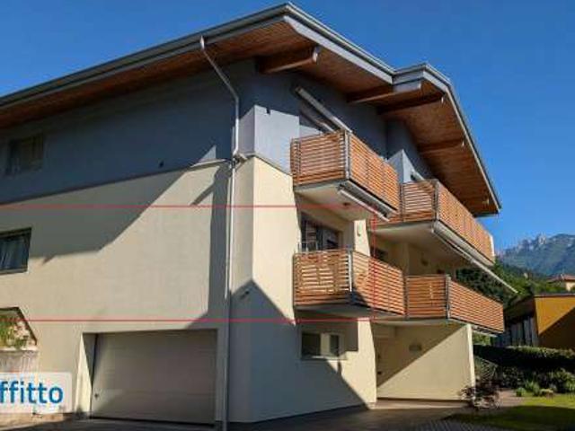 Villa Indipendente in affitto a Territorio Val d'Adige, Trento