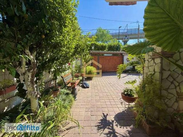 Appartamento in affitto a Paratina, Campania