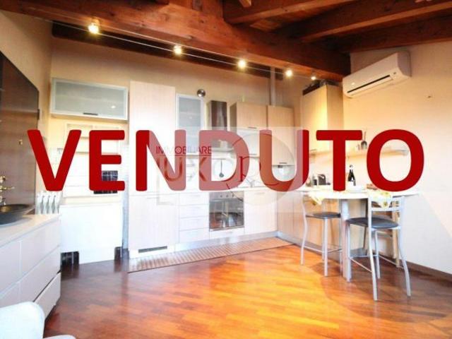 Appartamento in vendita a Macherio, Lombardia