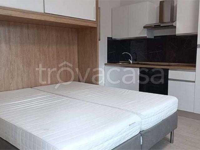 Monolocale in affitto a Cesano Maderno, Lombardia