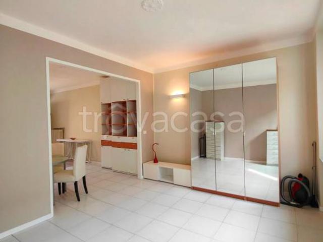 Monolocale in affitto a Porta Volta, Milano