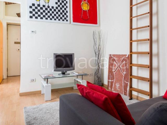 Monolocale in affitto a Borgo Ortolani, Milano