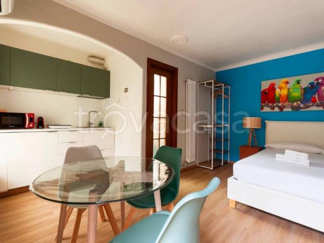 Monolocale in affitto a Isola, Milano