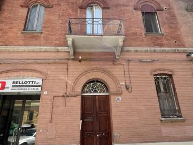 Monolocale in vendita a Bologna, Reggio Emilia
