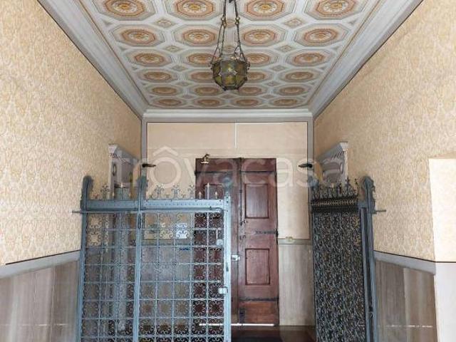 Monolocale in vendita a Santo Stefano, Bologna