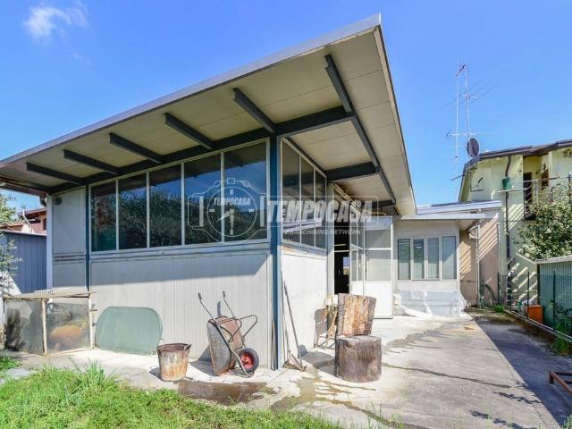 Villa Indipendente in vendita a Villaggio Trieste, Cantù