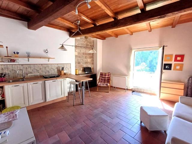 Loft in vendita a Caprarola, Viterbo