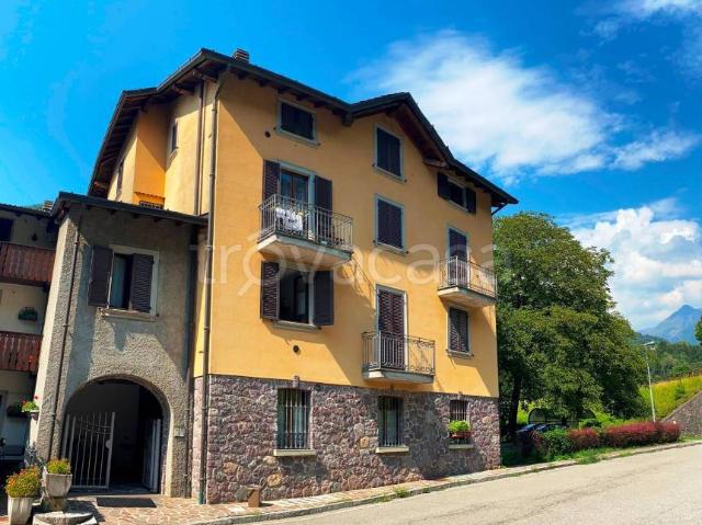 Monolocale in vendita a Lenna, Bergamo