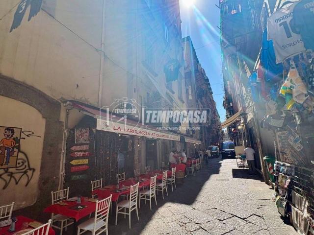 Monolocale in vendita a Montecalvario, Napoli