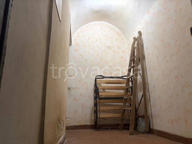 Monolocale in vendita a Vicaria, Napoli