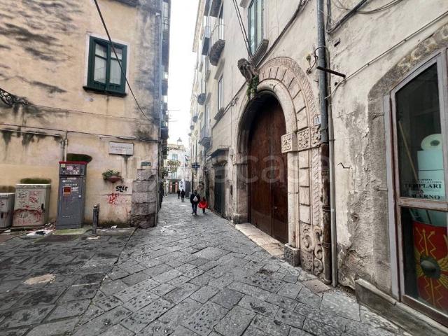 Monolocale in vendita a Salerno, Campania