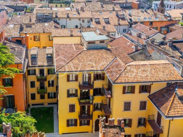 Monolocale in vendita a Città antica, Verona