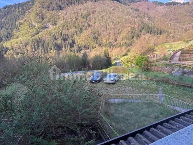 Appartamento in affitto a Comunità Montana della Valle Brembana, Camerata Cornello