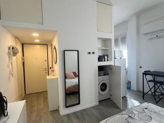 Monolocale in affitto a Milano, Lombardia