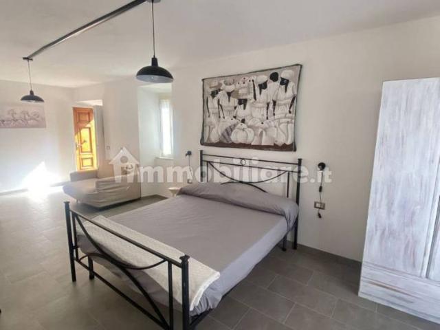 Appartamento in affitto a Capodimonte, Lazio