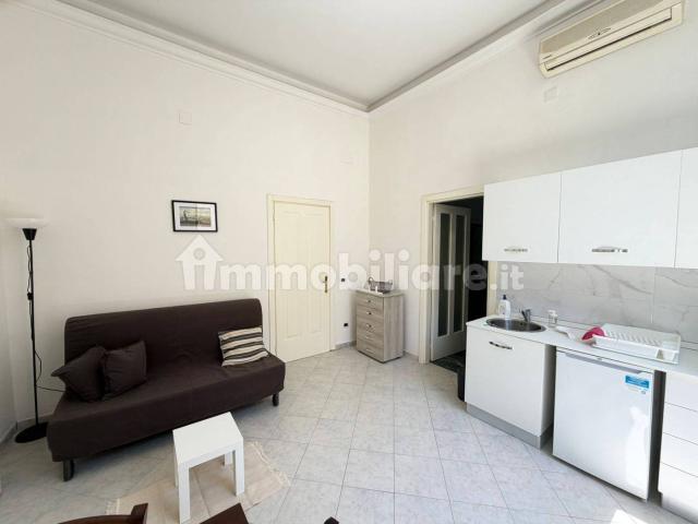 Appartamento in affitto a Municipalità 2, Campania