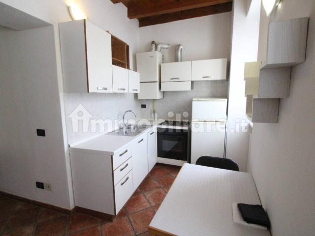 Appartamento in affitto a Garzola, Como