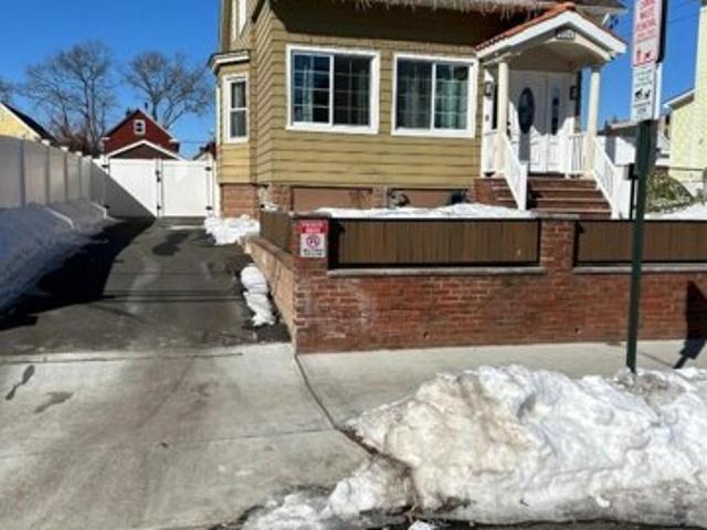 House for sale in Elizabeth, New Jersey