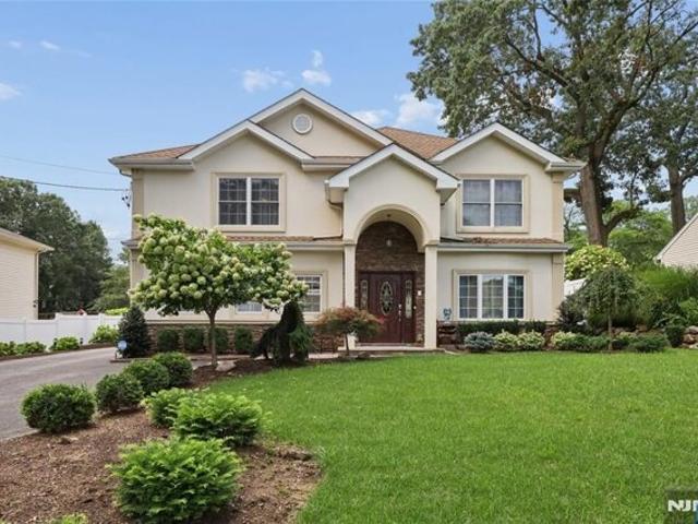 House for sale in Paramus, New Jersey