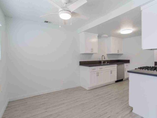 Apartment for rent in Garden Grove, California