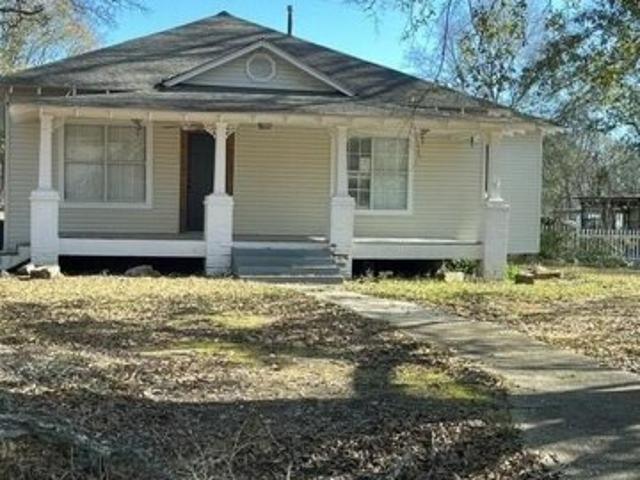 House for sale in Meadville