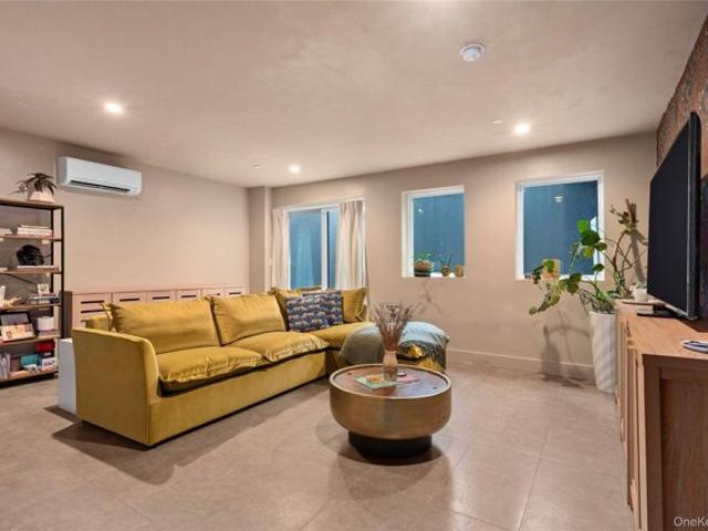 Condo for sale in Arverne, New York