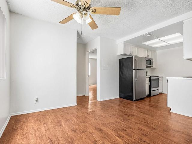 Apartment for rent in Monrovia, Los Angeles County