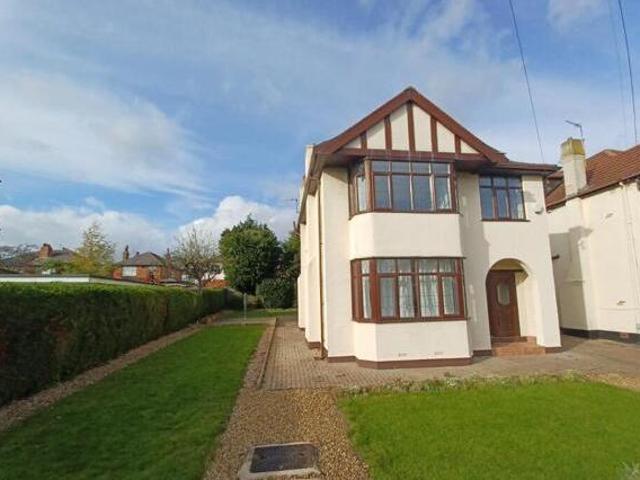 House for rent in Hollin Park, Leeds